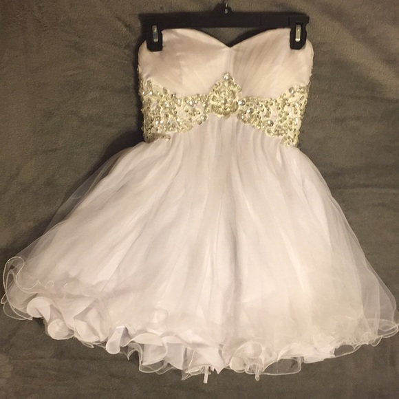 White dress for events homecoming, prom, social! - Picture 1 of 7